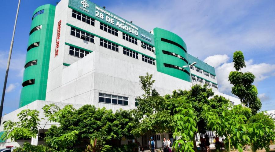 Mulher vítima de atropelamento em parada de ônibus morre no hospital