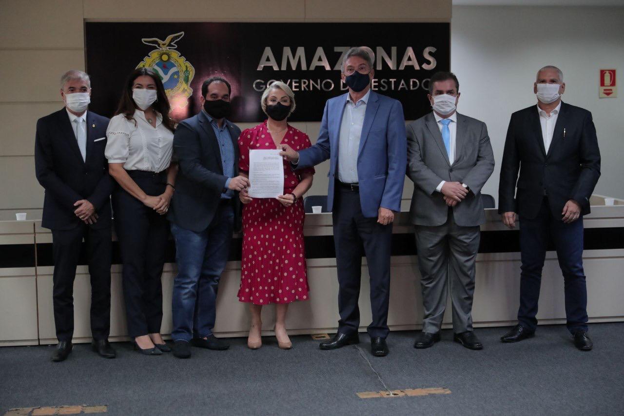 Amazonas amplia tarifa social de energia elétrica para mais 220 mil famílias