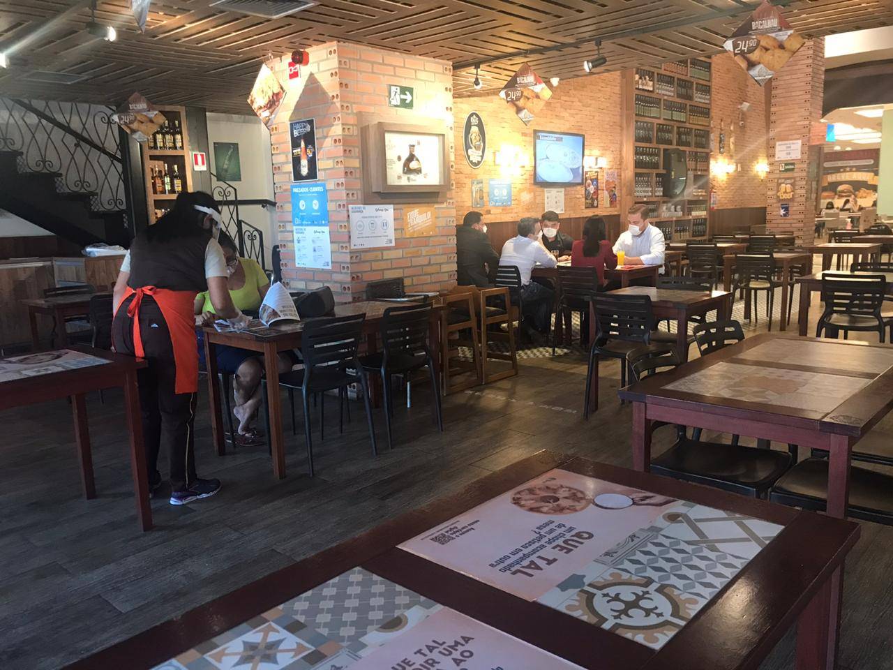 Bares e restaurantes pedem mais flexibilização de regras em Manaus