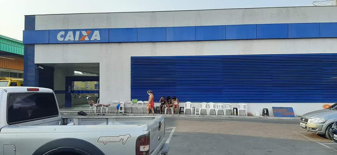 Em Manaus, clientes denunciam venda de lugar na fila da Caixa por até R$100