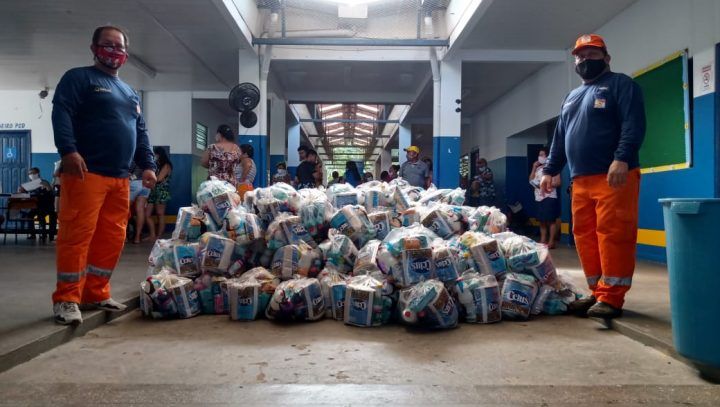 Mais de 1,2 mil donativos são entregues a moradores da zona Oeste