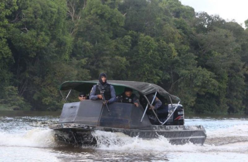 Justiça determina suspensão imediata de operação no rio Abacaxis