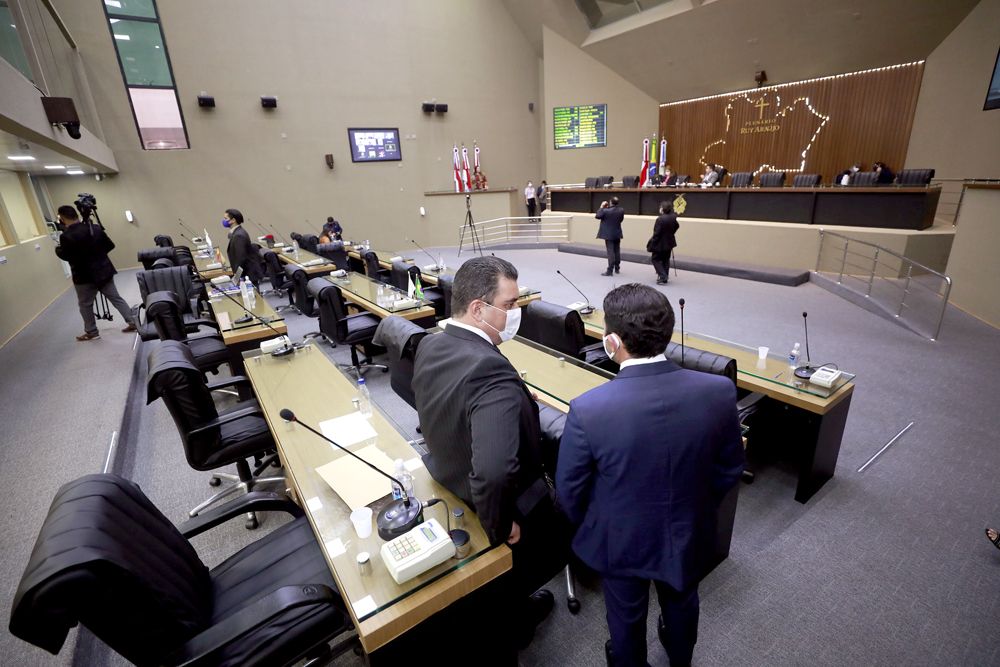 Aleam proíbe governo de contratar parentes de secretariado