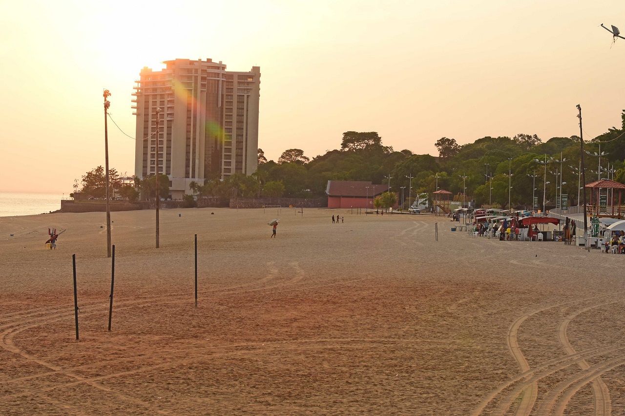 Frota de ônibus será reduzida para Ponta Negra aos finais de semana