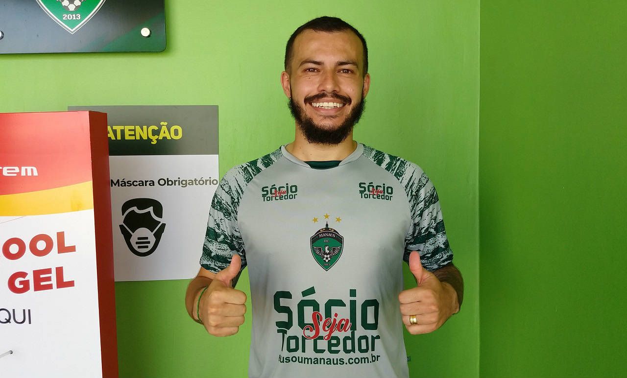 Manaus FC anuncia a contratação do lateral-direito Cesinha