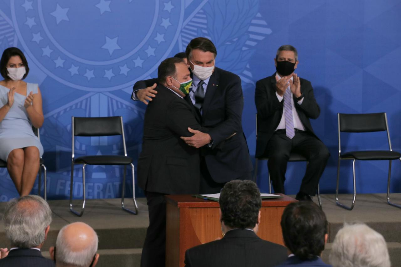 Wilson Lima participa da posse de Eduardo Pazuello