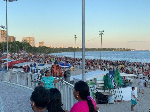 Ponta Negra volta a ser interditada em Manaus