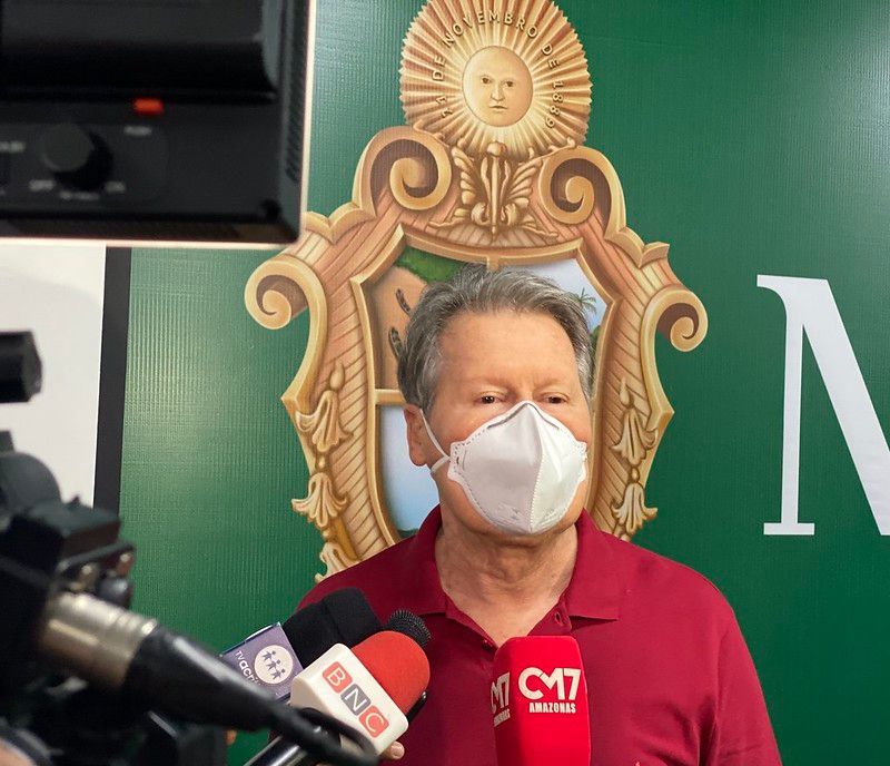 'Não é um ano de festas', diz Arthur Virgílio ao confirmar cancelamento do Réveillon