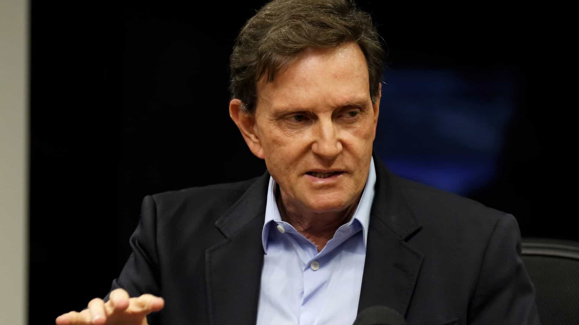 Crivella é alvo de buscas e tem o celular apreendido