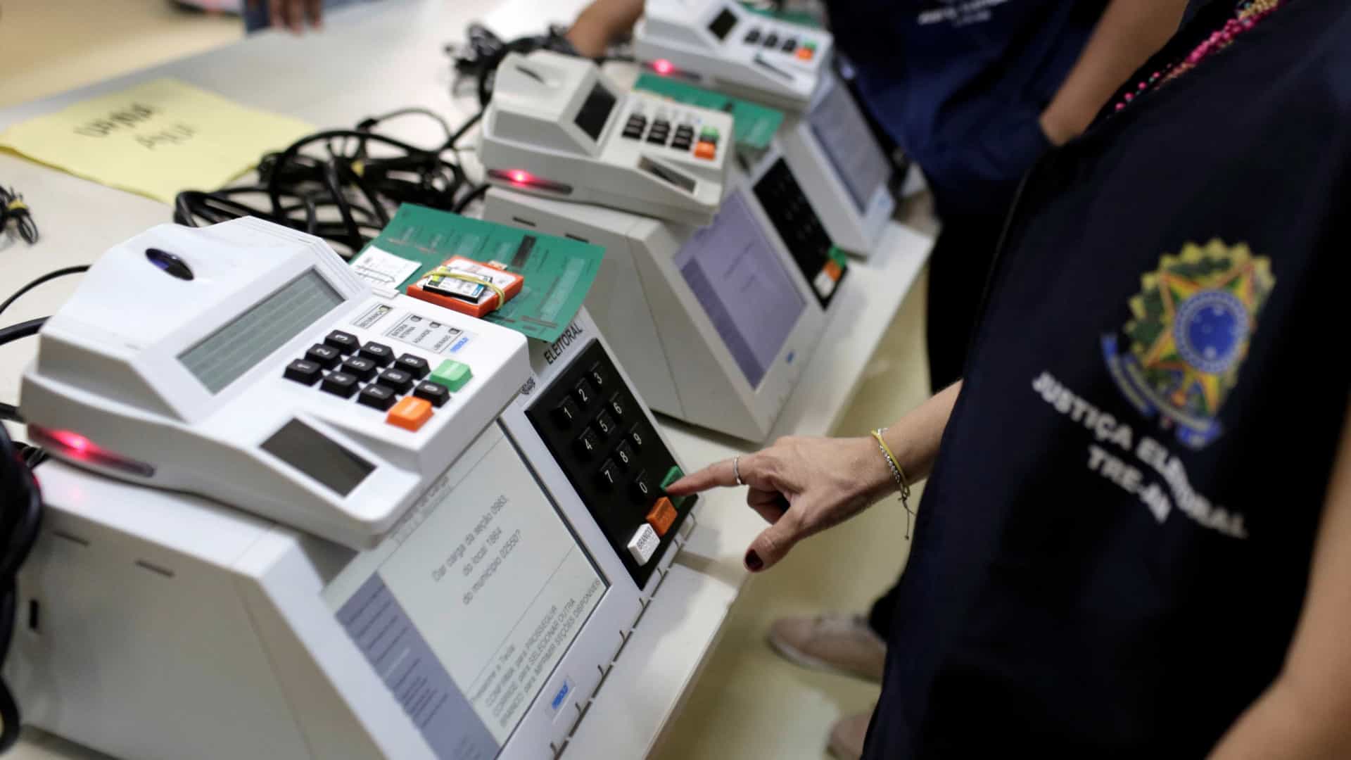 Convocação na pandemia atrai mesários voluntários