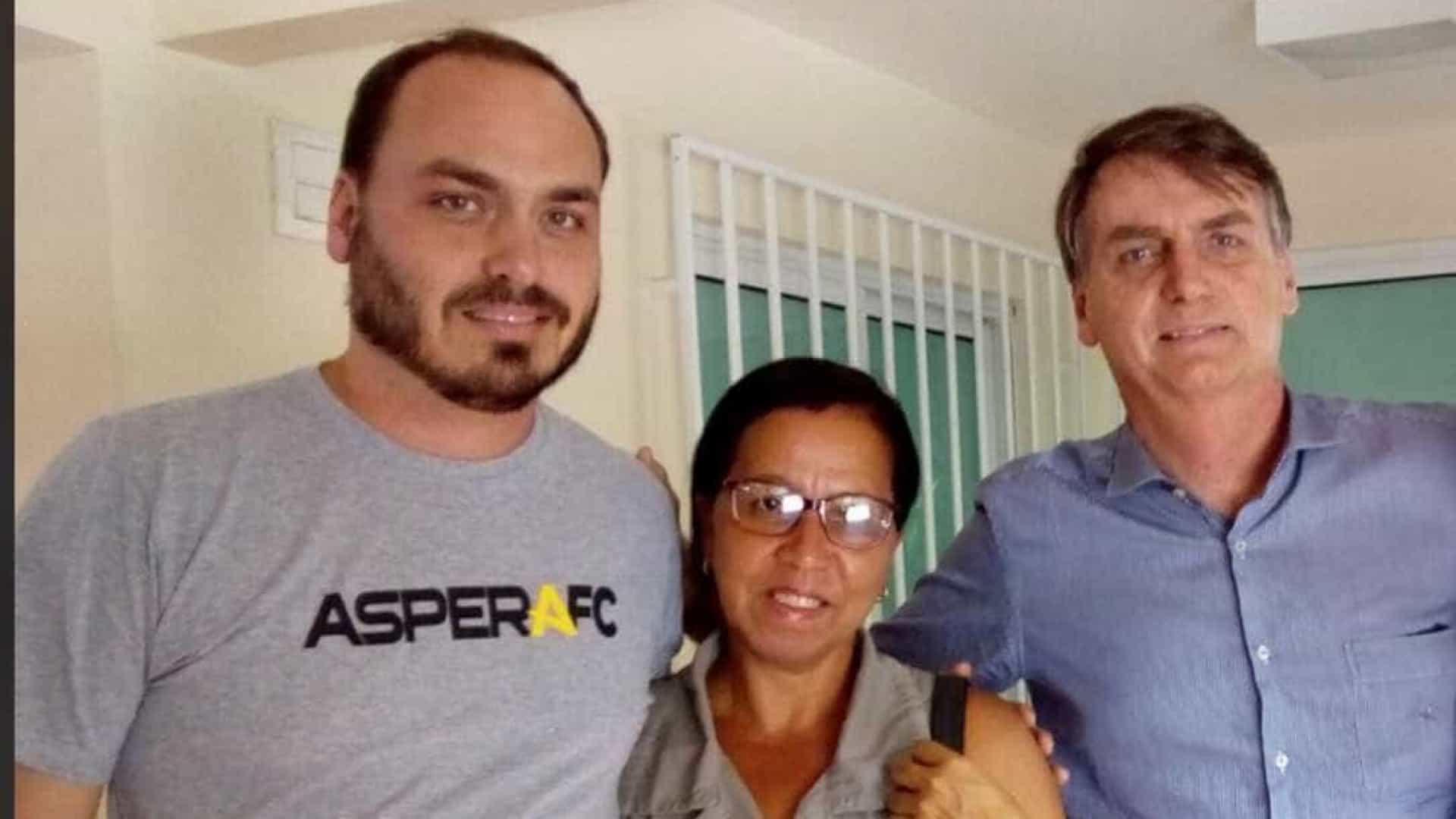 Ex-funcionária fantasma de Bolsonaro registra candidatura com sobrenome do presidente