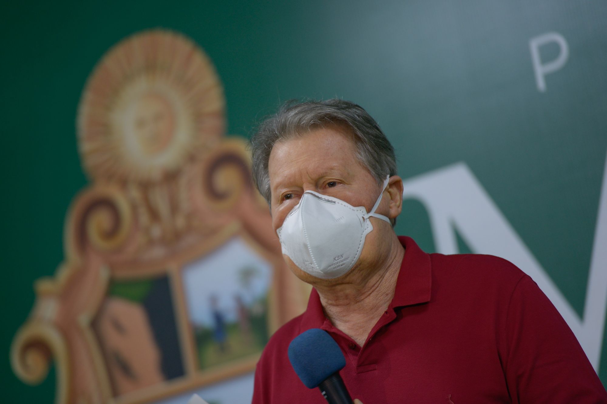 Arthur volta a criticar Bolsonaro por se negar a comprar vacina contra a Covid-19