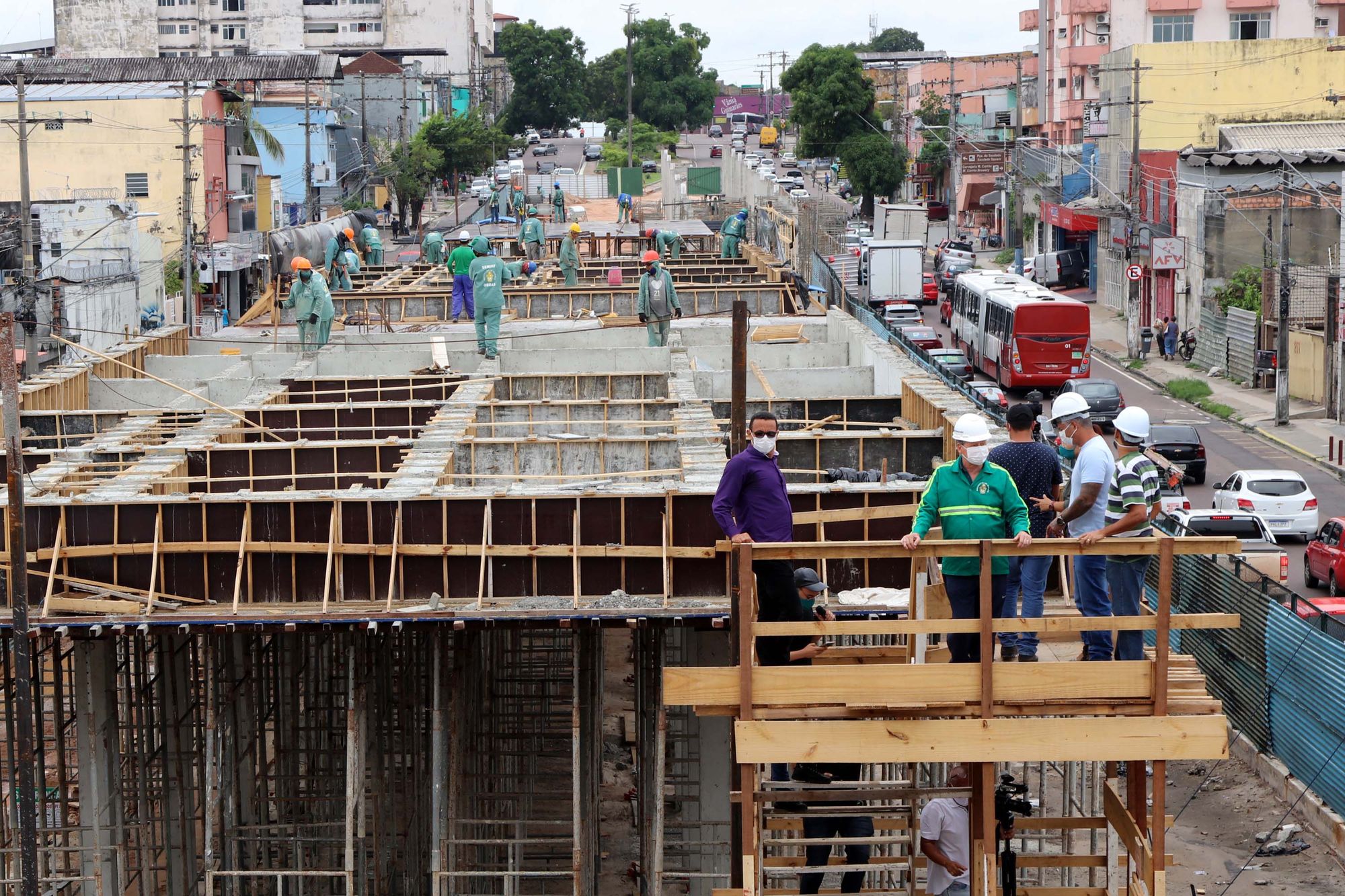 Prefeito vistoria avanço de obras do Terminal 1, que chega a 30% de execução, e do ‘Requalifica 7’