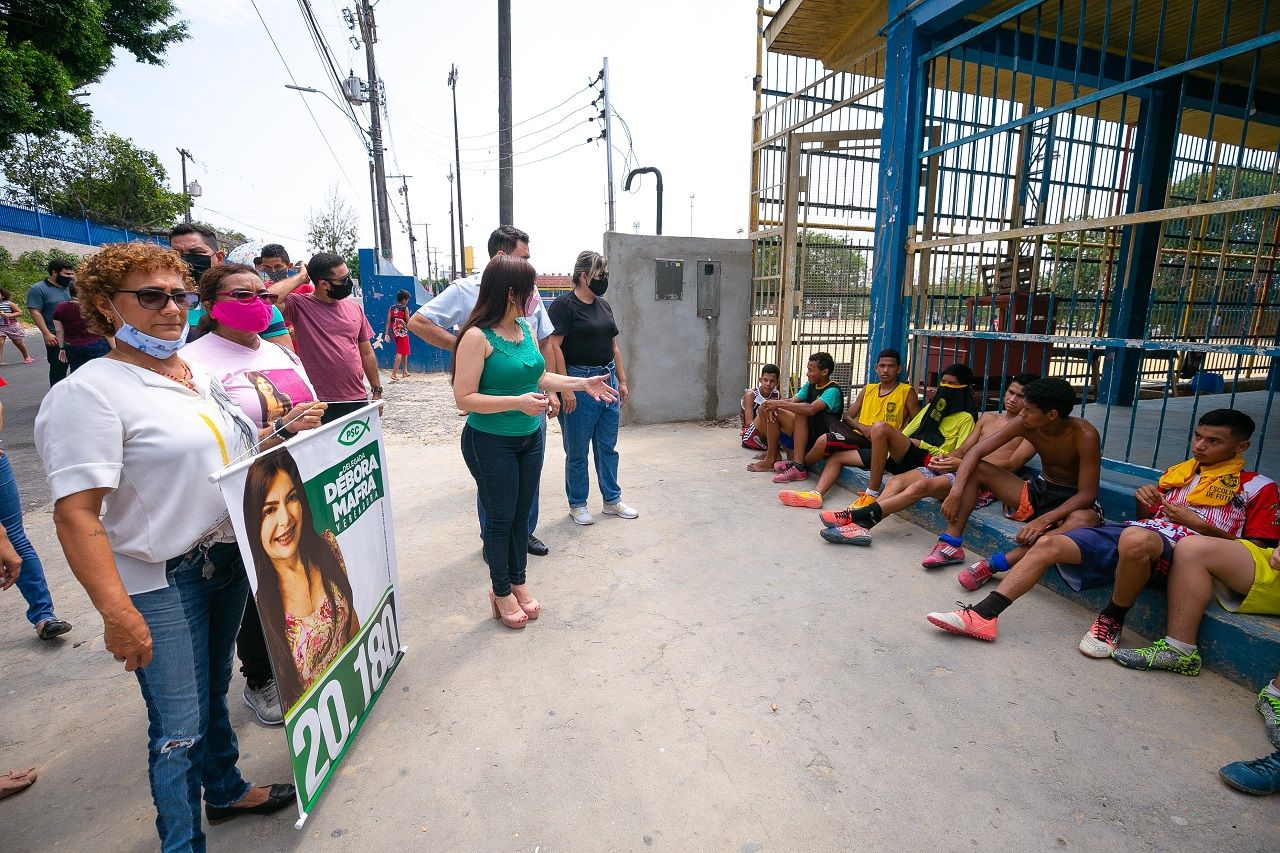 Débora Mafra inicia campanha visitando comunidades de Manaus