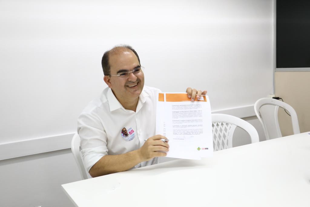Ricardo Nicolau firma compromisso com a Rede Nacional da Primeira Infância