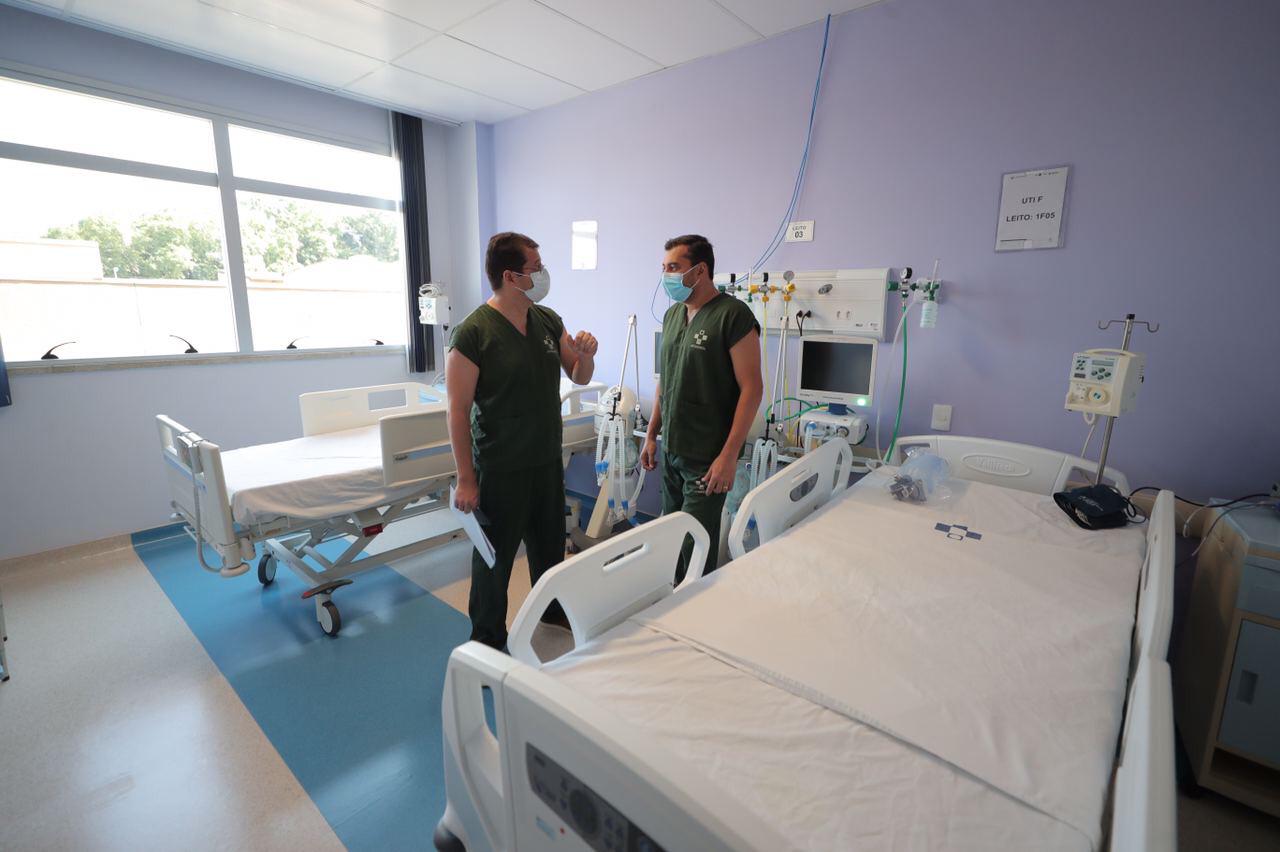 Wilson inspeciona ampliação de leitos de UTI no Hospital Delphina Aziz