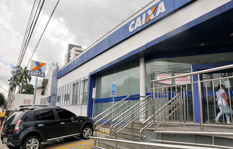 Saiba quem pode receber o auxílio emergencial nesta terça-feira (13)