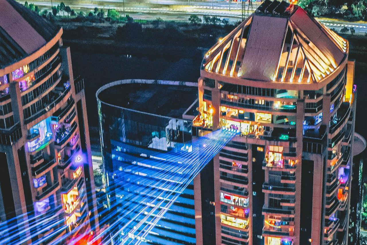 Manaus será iluminada com show de luzes laser para live de Alok