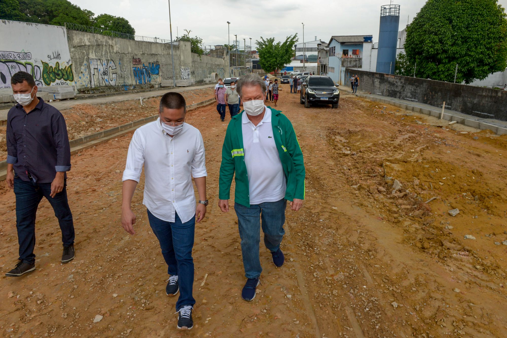Arthur vistoria obra da primeira área pública para food trucks em espaço requalificado