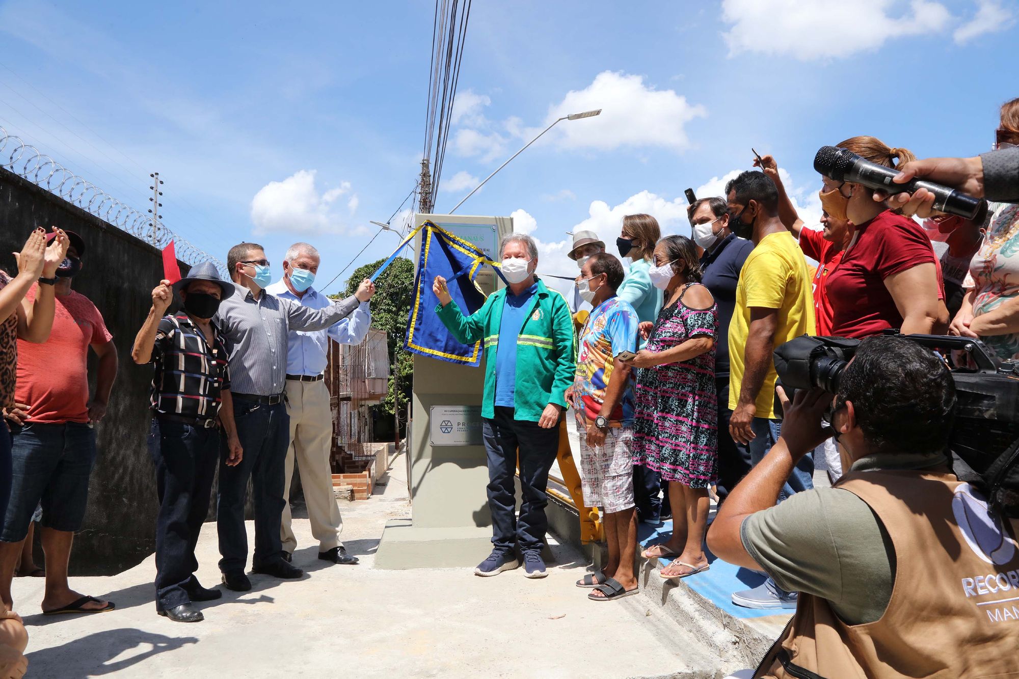 ‘Uma obra histórica e um compromisso pessoal’, diz Arthur ao entregar ponte do Educandos revitalizada