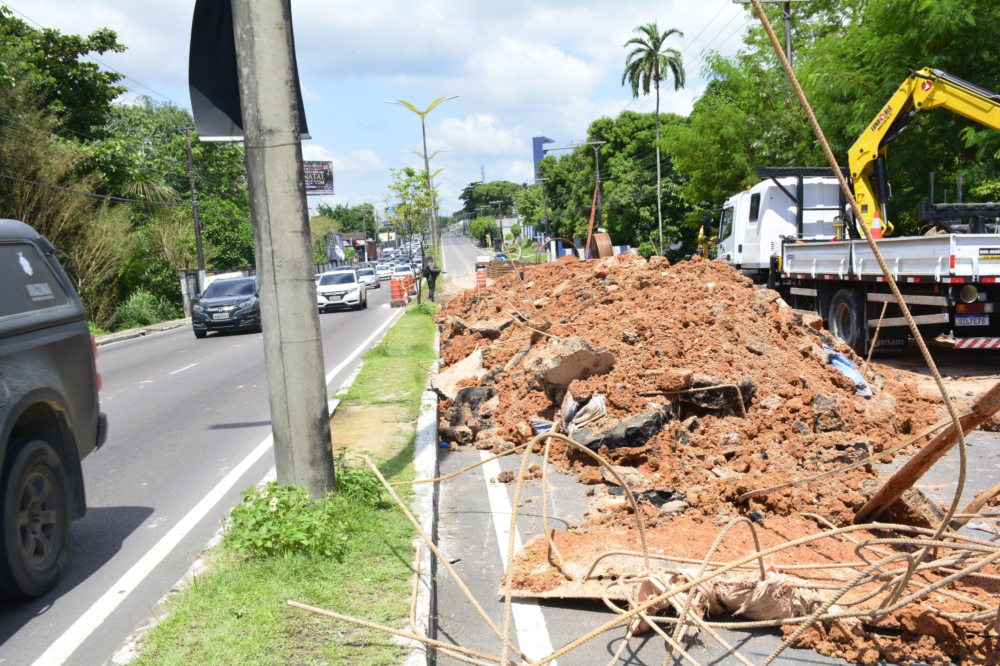 Avenida Mário Ypiranga é interditada nos dois sentidos, para avanço da obra emergencial
