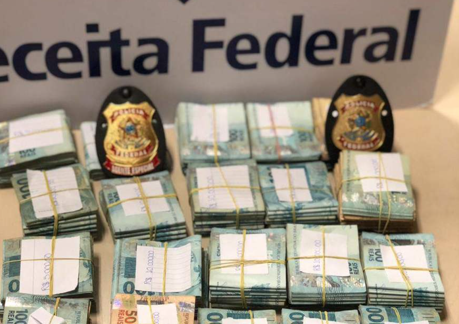 PF apreende R$ 244 mil durante abordagem no aeroporto Eduardo Gomes