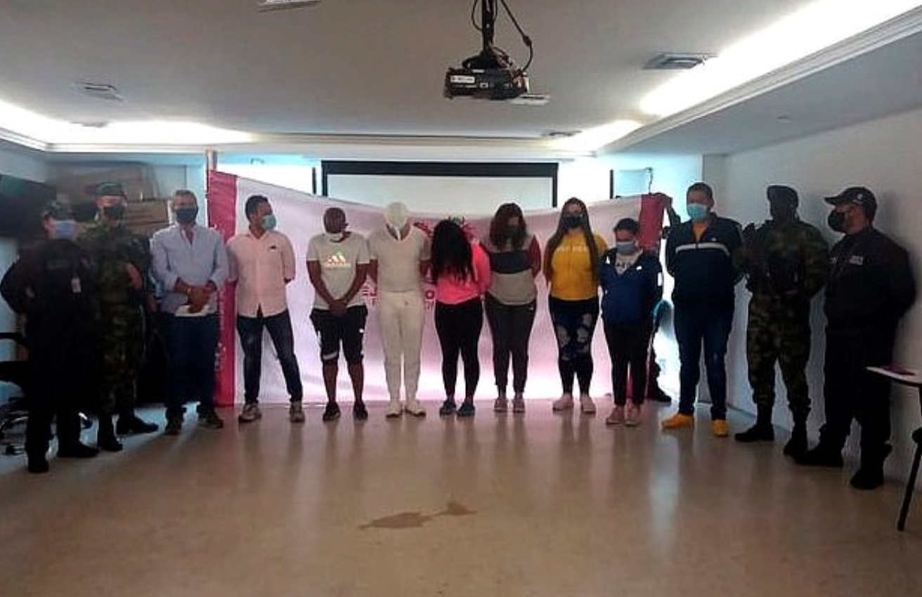 Quadrilha trafica cocaína dentro de prótese mamária