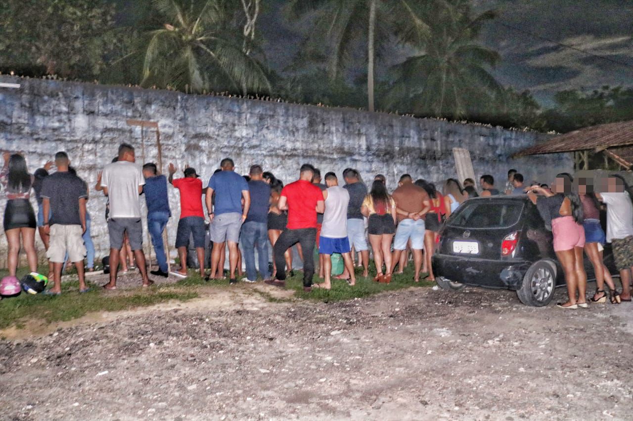 Fiscalização acaba com festa clandestina em sítio, na zona oeste de Manaus