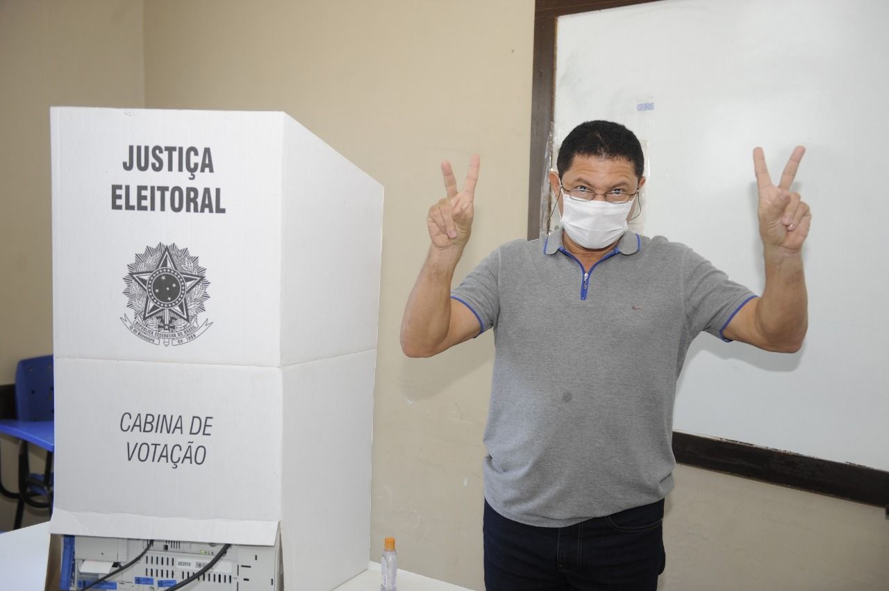 Favorito, Zezito vota em Tapauá, mostra confiança e agradece população