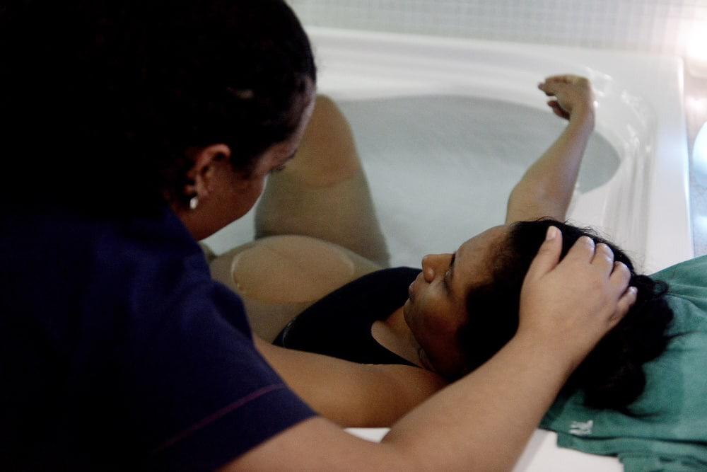 Maternidade Balbina Mestrinho recebe certificação nacional por projeto de parto na água