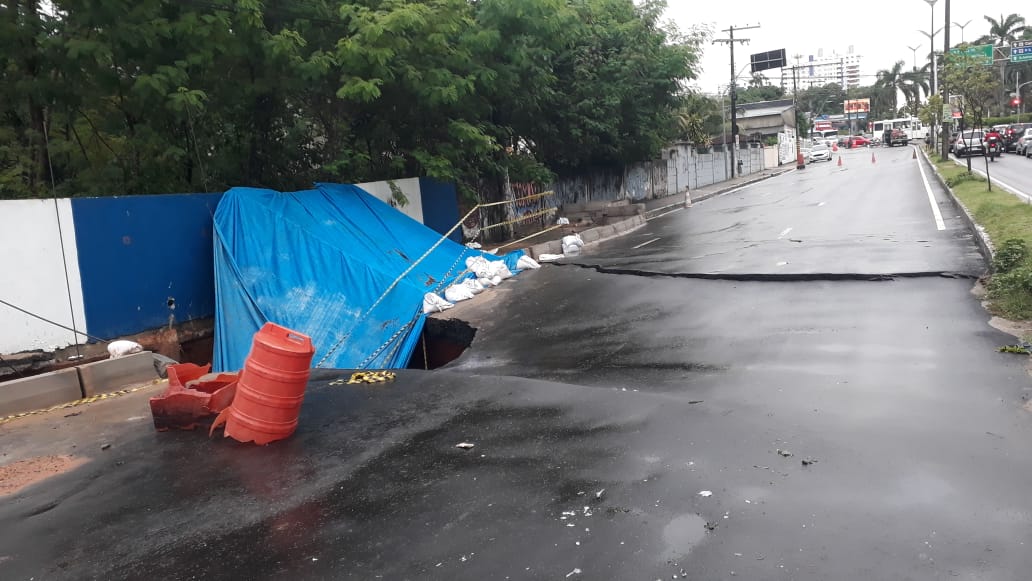 Trecho da Avenida Mário Ypiranga é interditado para obra emergencial