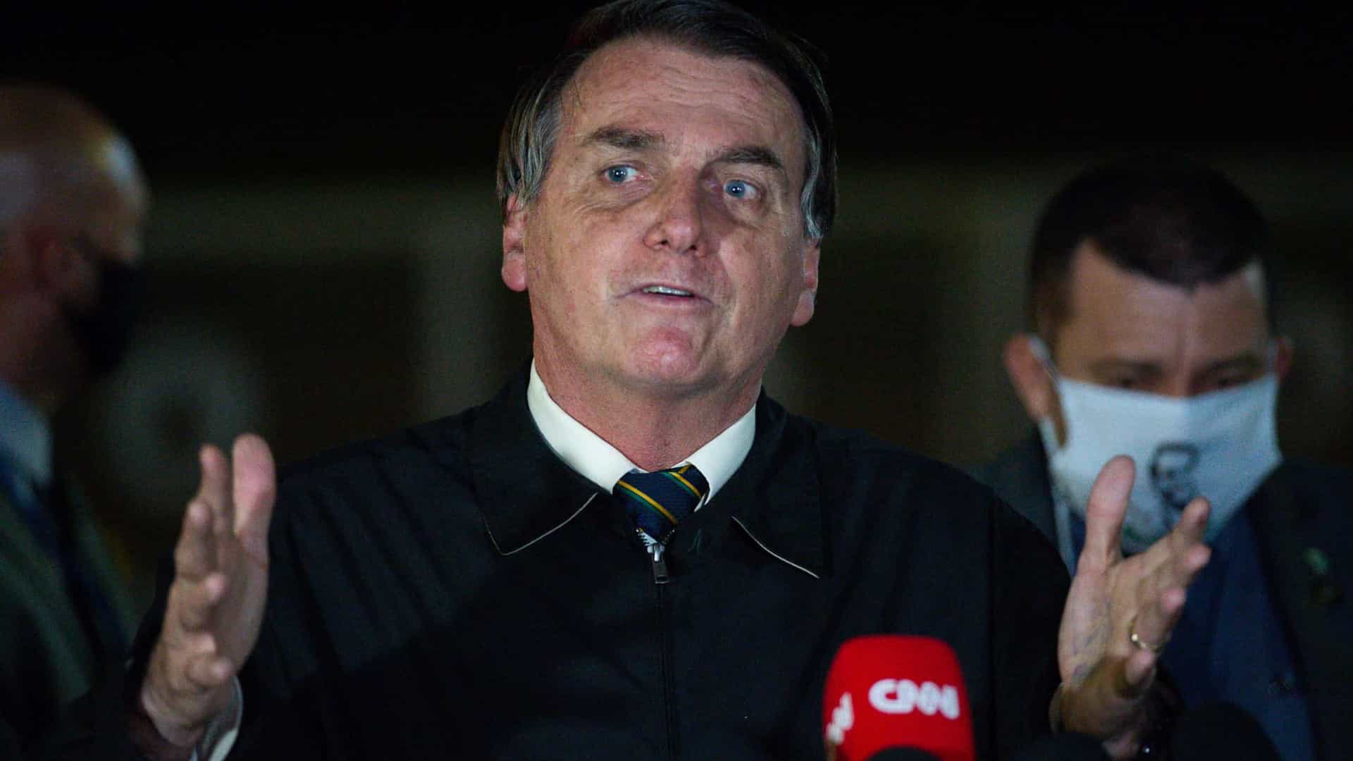 Procurador federal vê crime em frase 'virei boiola igual maranhense' de Bolsonaro