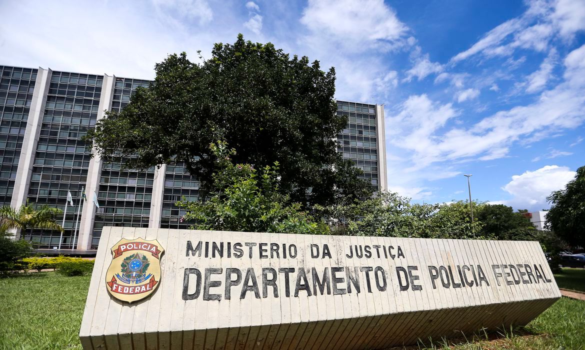 PF investiga grupo que fraudava auxílio emergencial