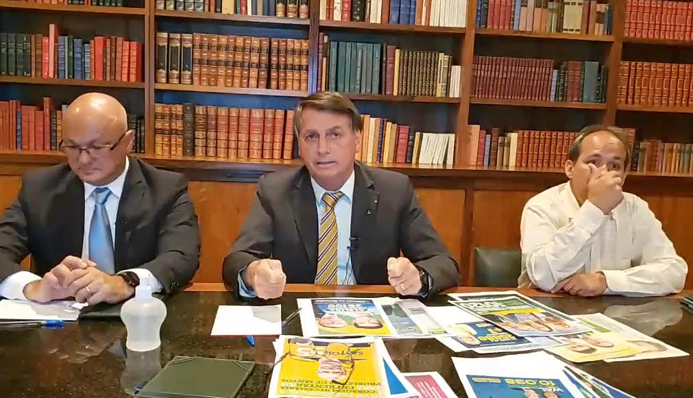 Dito & Feito - Bolsonaro declara apoio a Menezes, mas diz não ter tempo para vir a Manaus