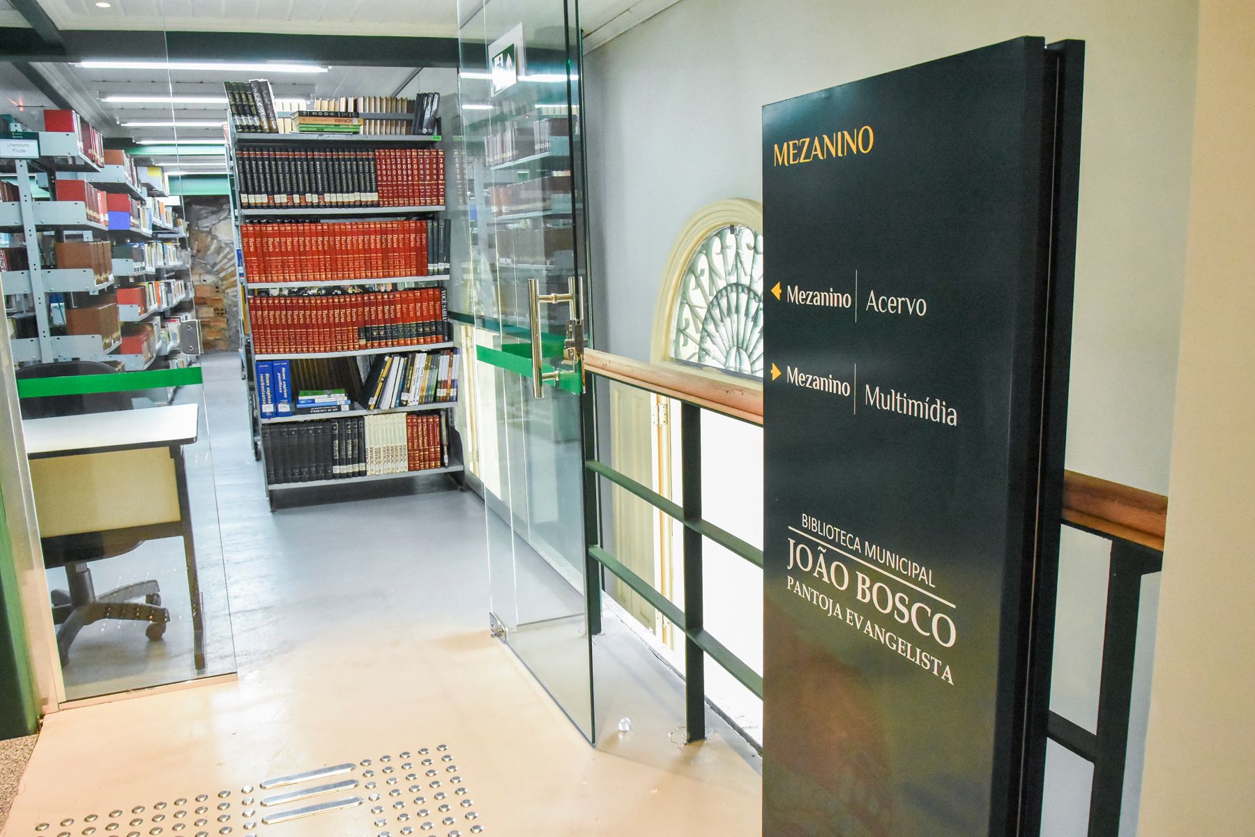 Restaurada, biblioteca municipal é aberta à visitação