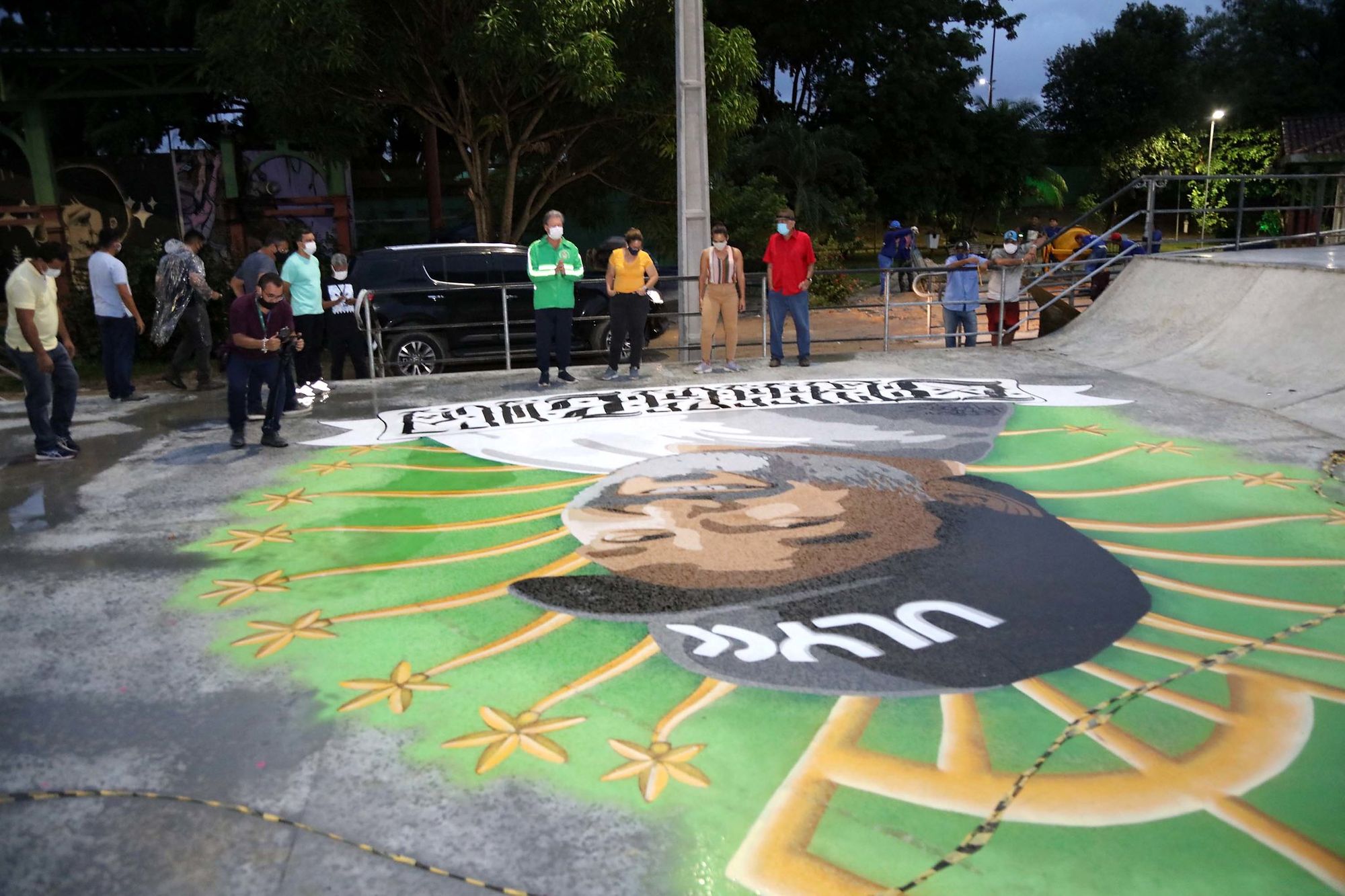 ‘Temos muitas inaugurações a fazer’, diz prefeito ao passar o Natal fiscalizando obras