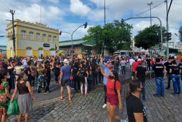 Comerciantes do Centro querem que lojas reabram em Manaus