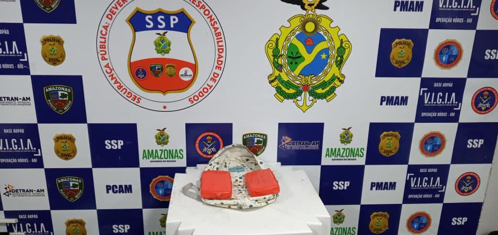 Polícia apreende cocaína avaliada em R$ 60 mil dentro barco no AM