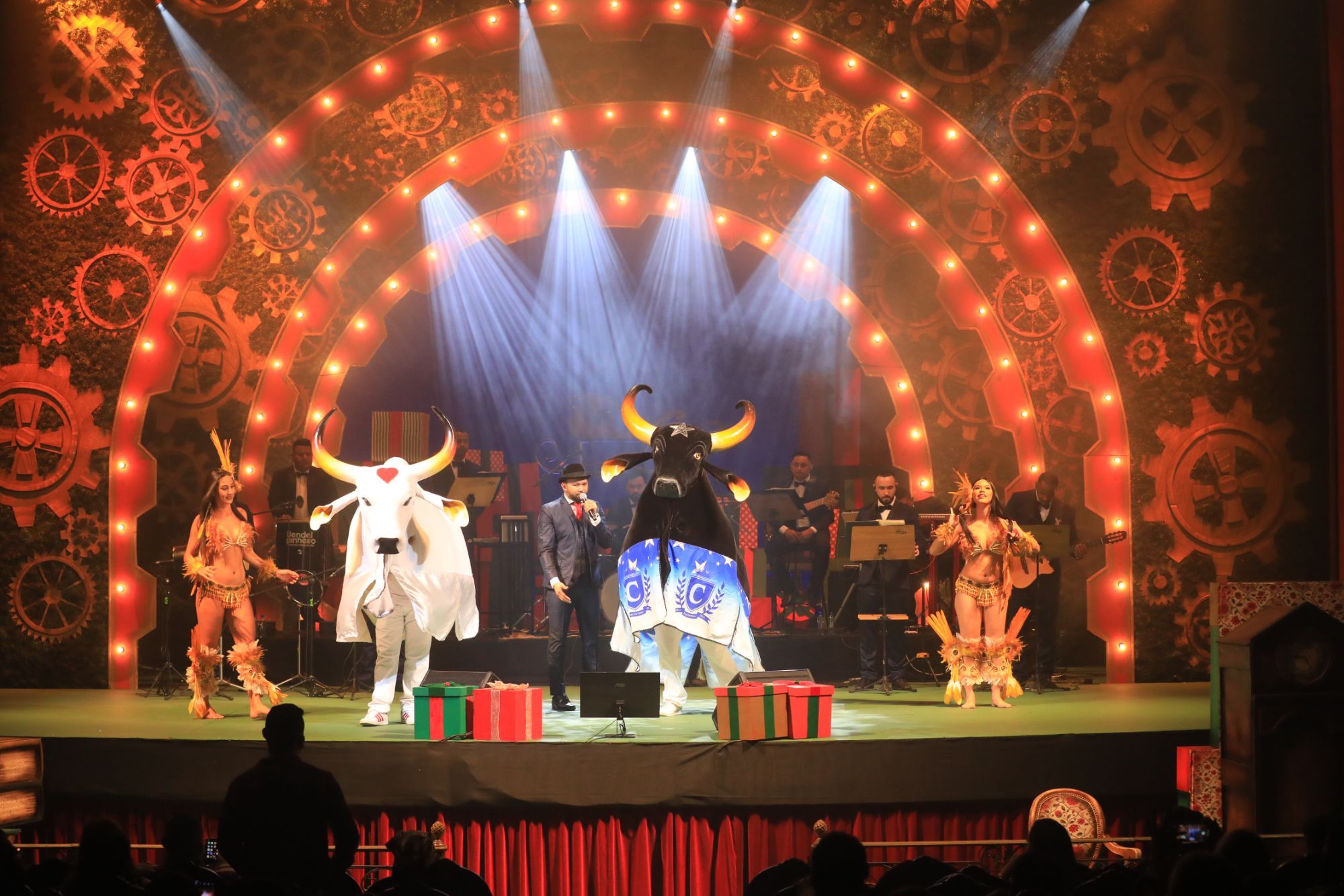 Governo do Amazonas realiza live-show ‘Natal Solidário’ no Teatro Amazonas