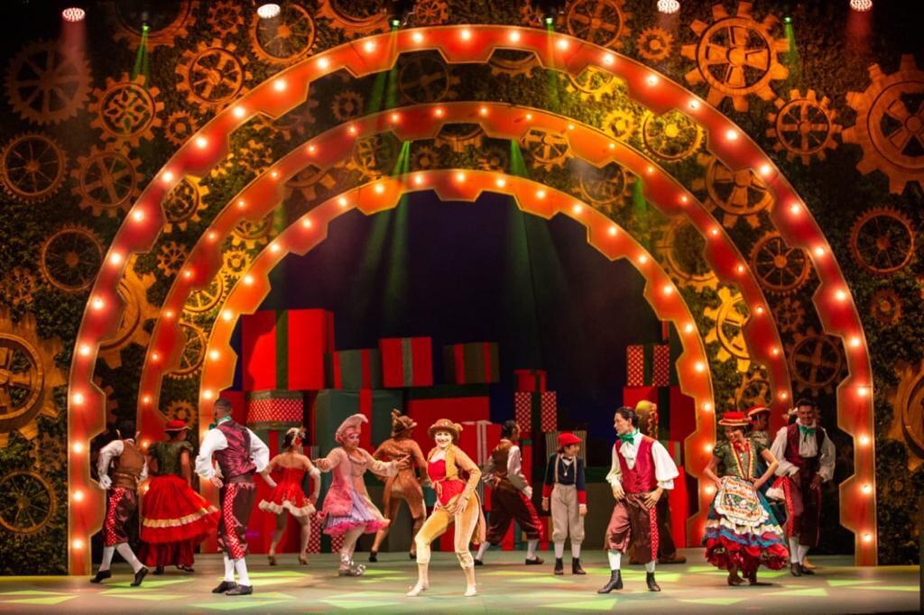 Espetáculo ‘A Caixa Mágica do Natal’ estreia no Teatro Amazonas