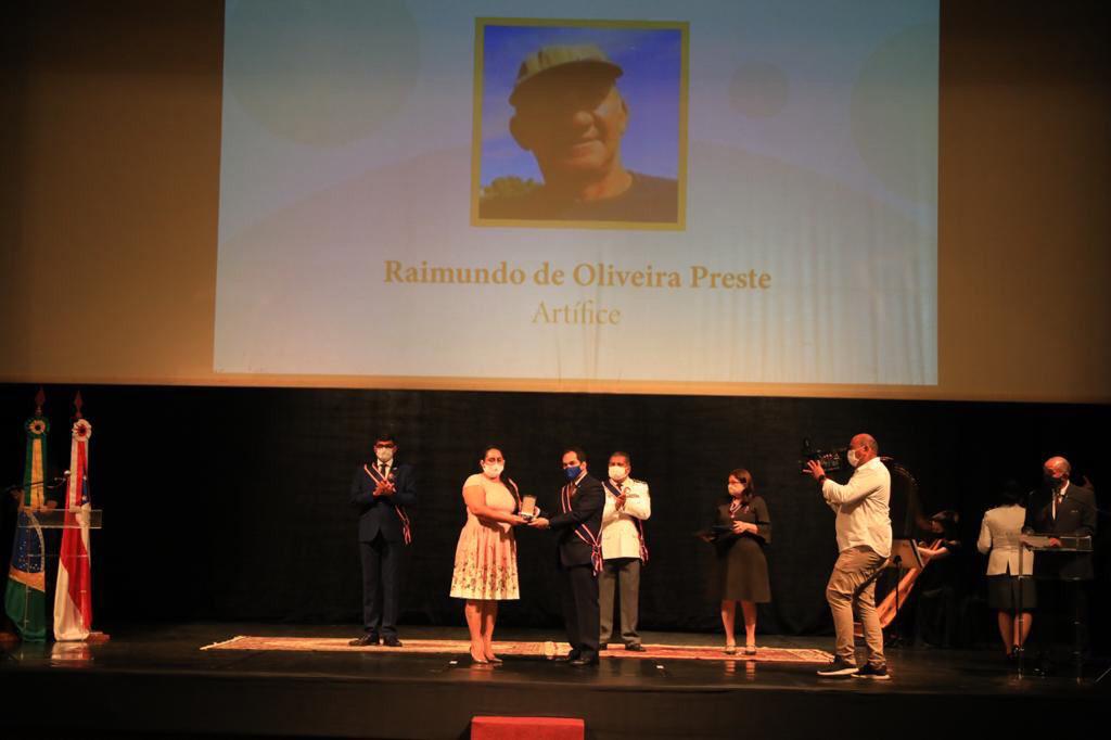 Servidores da Saúde que atuaram no combate à Covid-19 são homenageados pela Ordem do Mérito