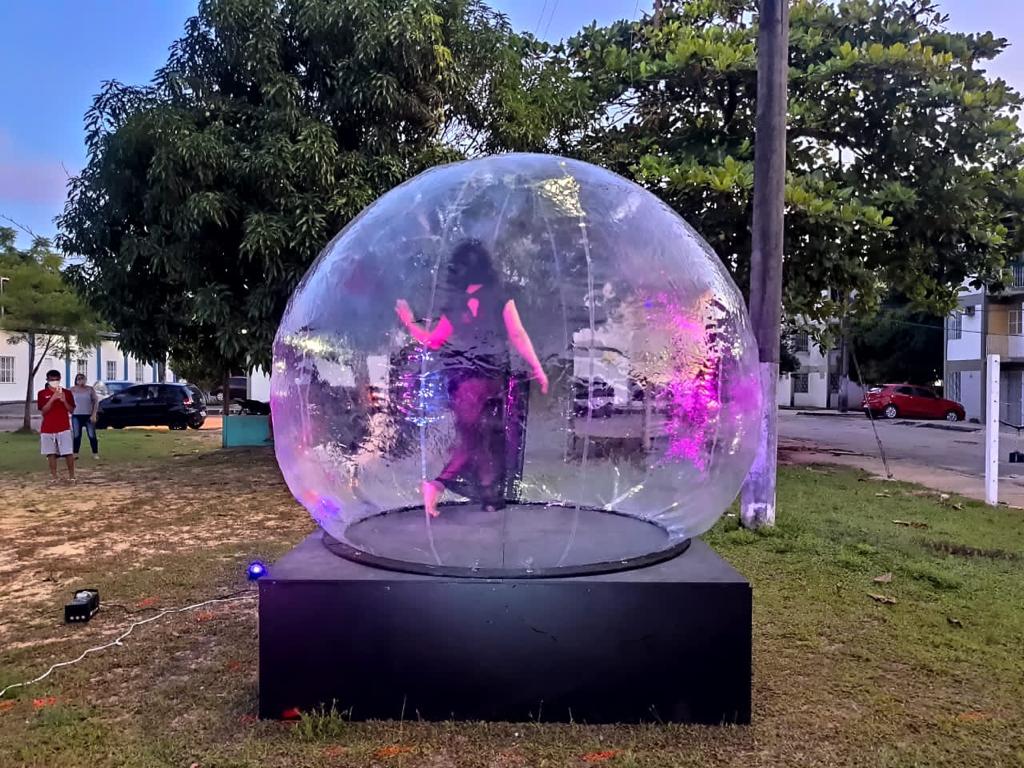 Espetáculo ‘A Bolha’ retrata bolhas de isolamento durante pandemia