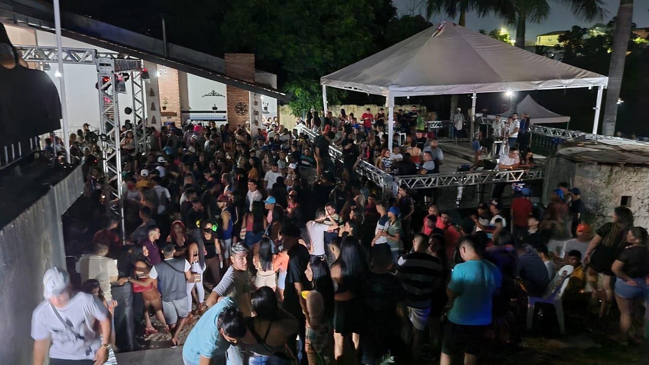 Polícia fecha festa de gravação de DVD com 2 mil pessoas em Manaus