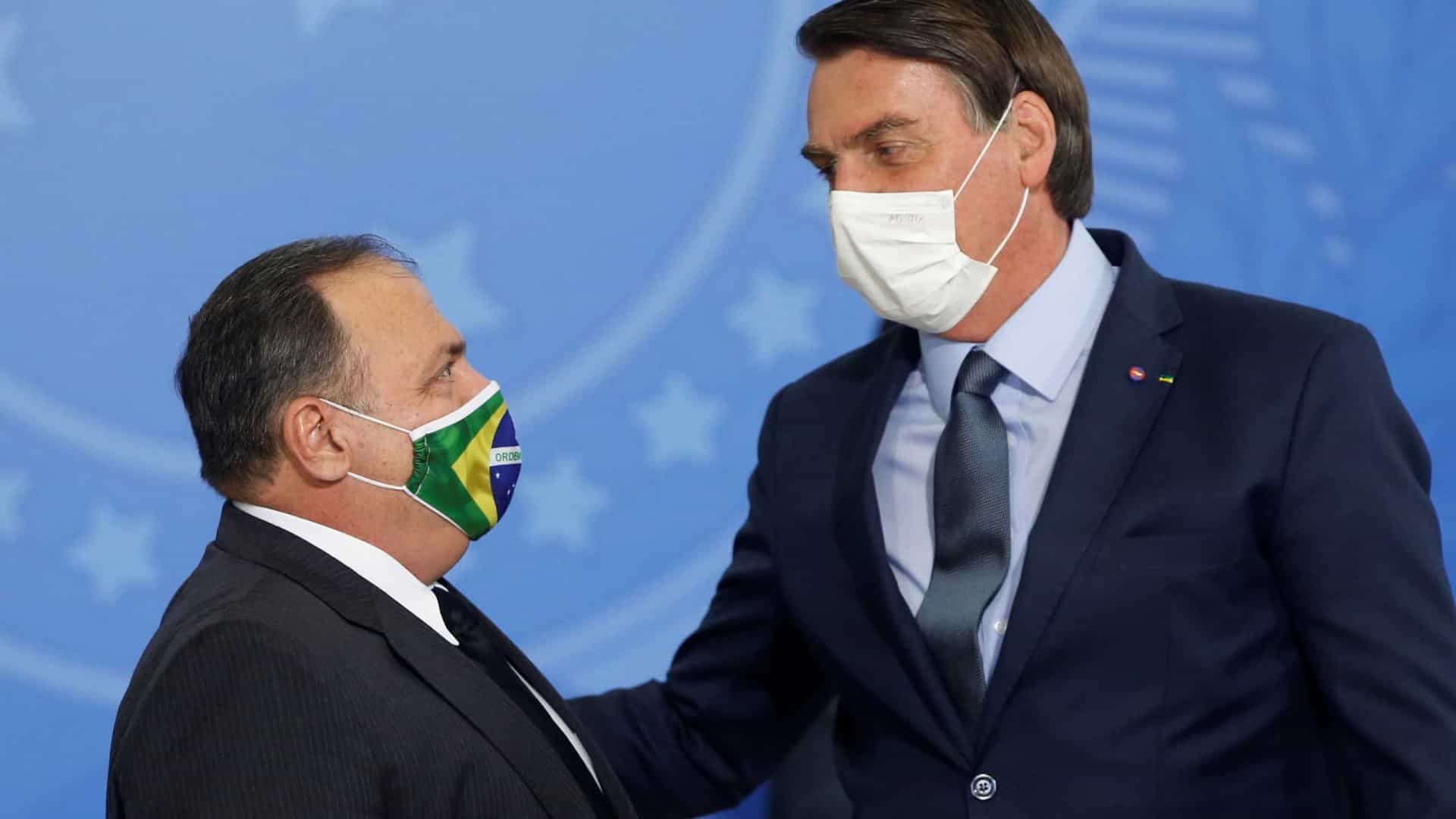 Governo Bolsonaro é criticado por 'deixar a Coronavac de lado'