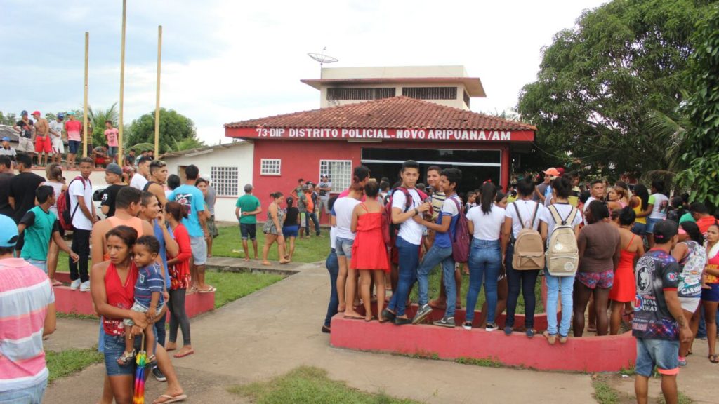 Homens invadem delegacia e matam suspeito de homicídio