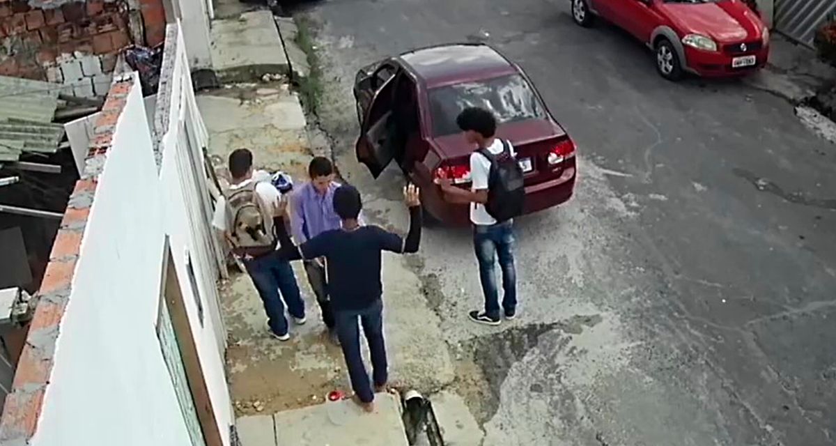 Estudantes são assaltados em plena luz do dia na Zona Norte