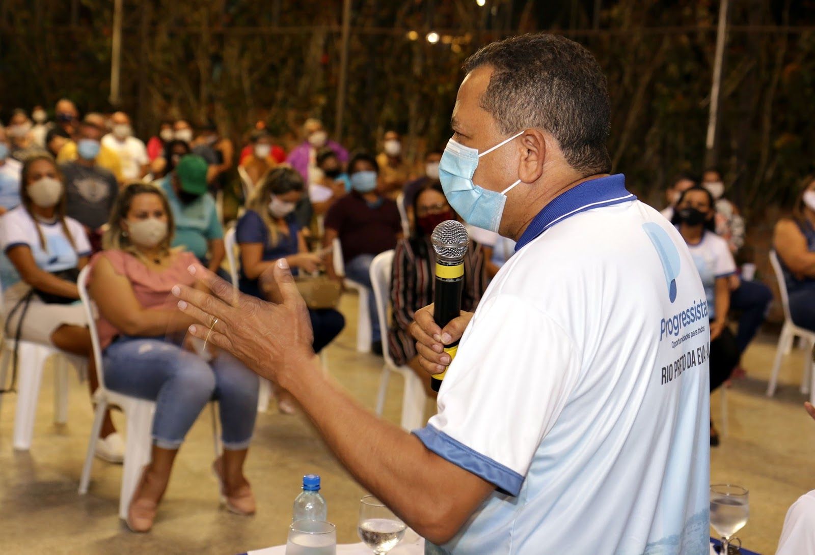 Prefeito de Rio Preto da Eva distribui ivermectina contra Covid-19