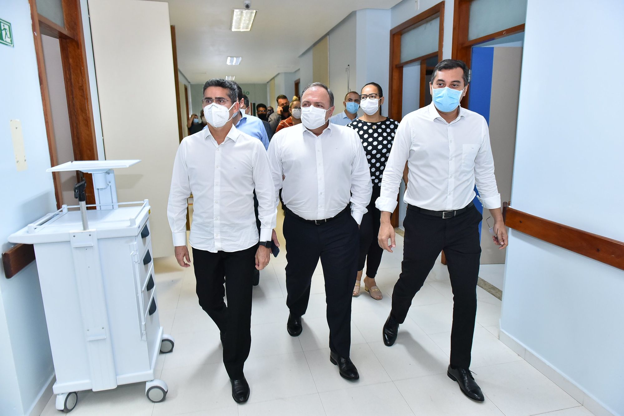 Prefeito David Almeida, ministro da Saúde e governador visitam UBS Nilton Lins