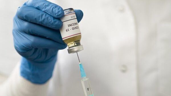 Ministro da Saúde anuncia 354 milhões de doses de vacina contra a Covid-19 e distribuição igualitária aos estados