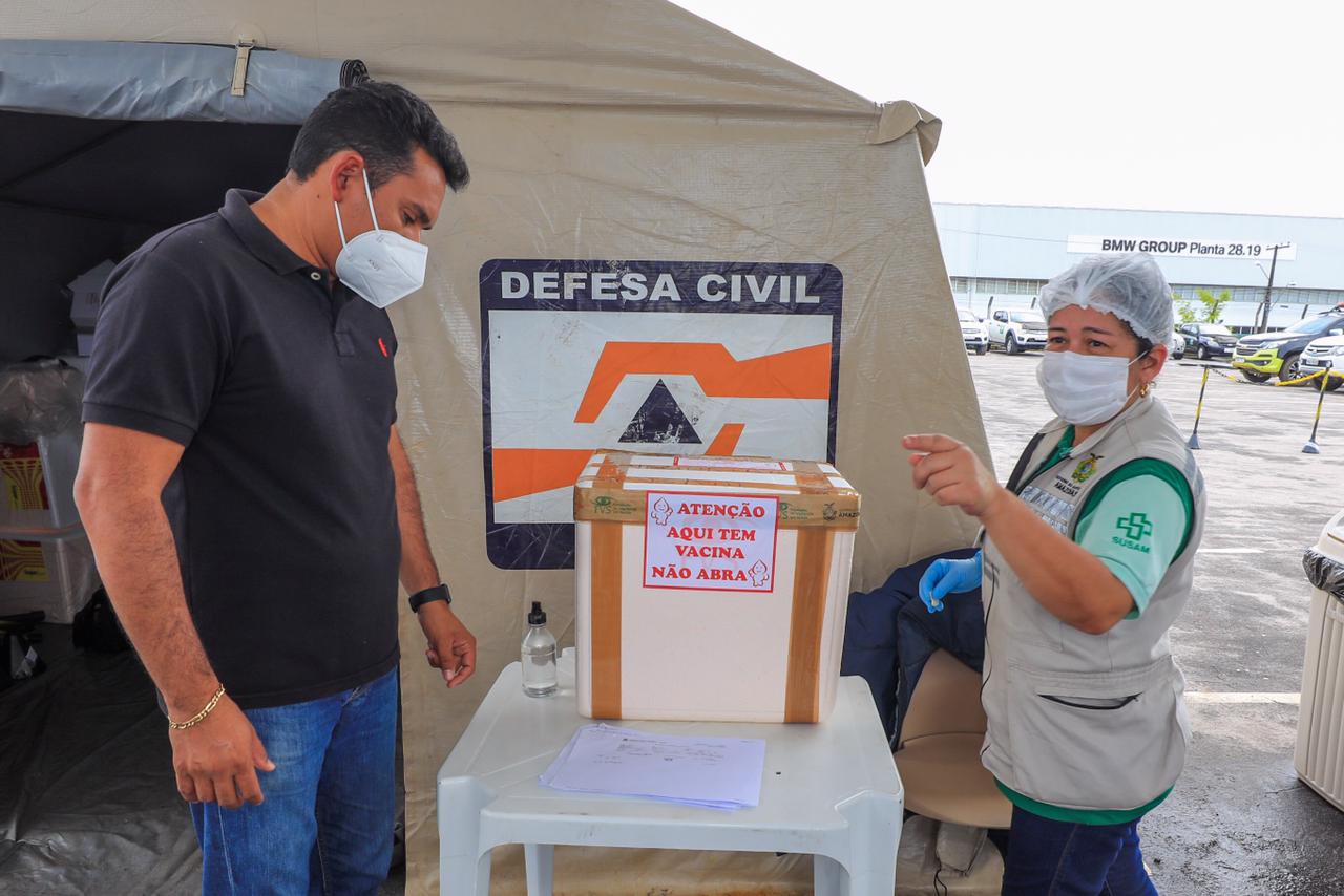 Governo do Amazonas retoma entrega de vacinas para municípios do interior